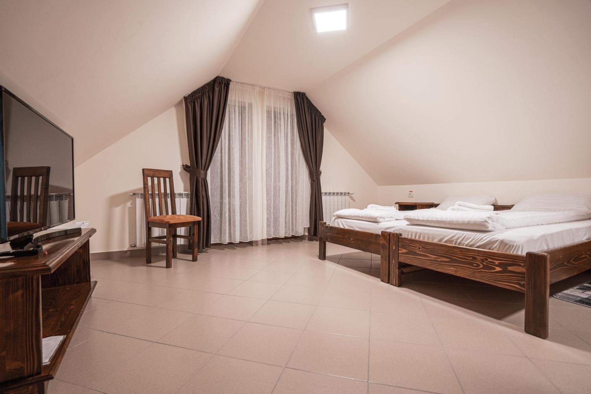 Hotel Rabbit Bran Moieciu de Jos Exterior photo
