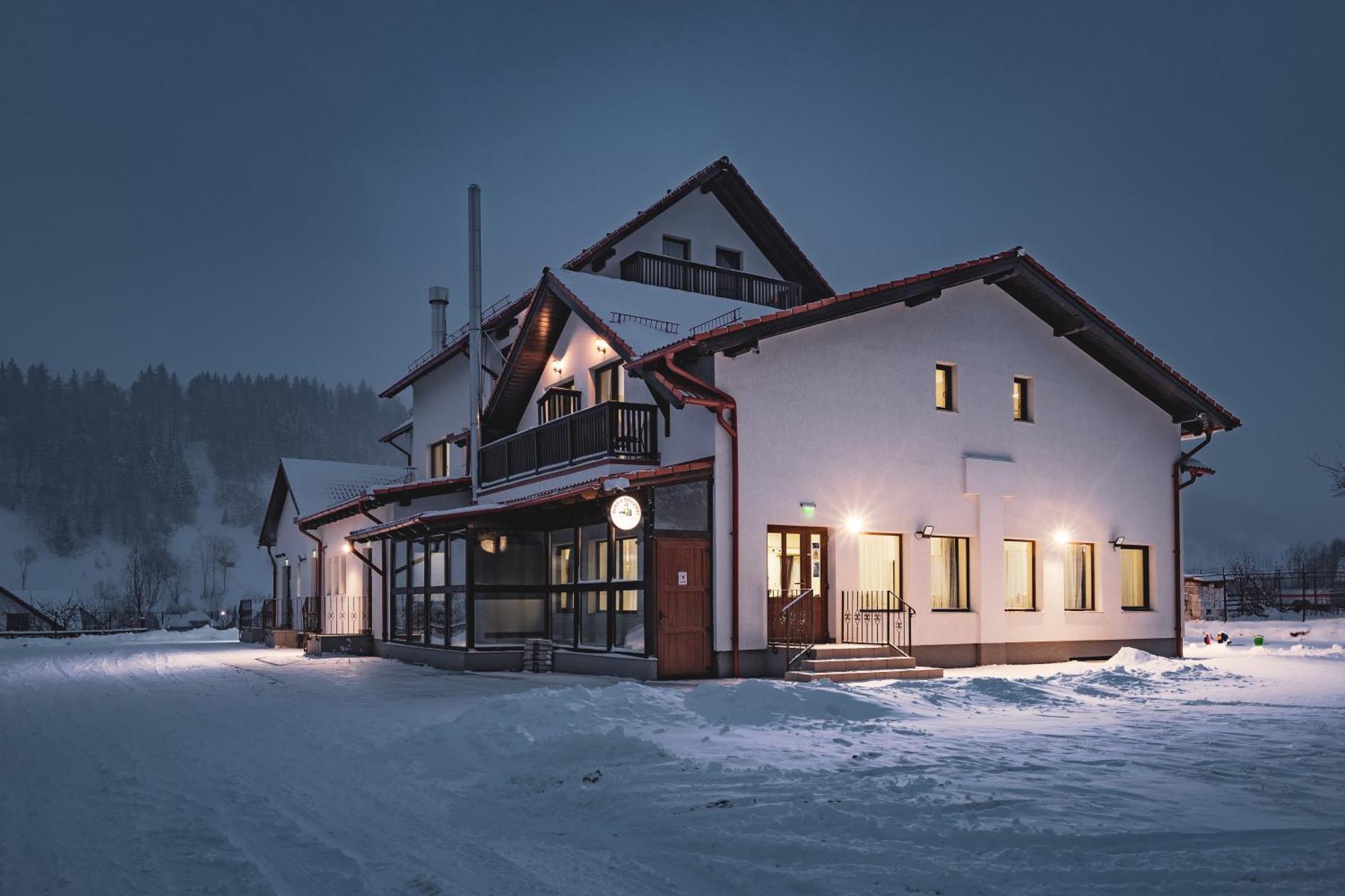 Hotel Rabbit Bran Moieciu de Jos Exterior photo