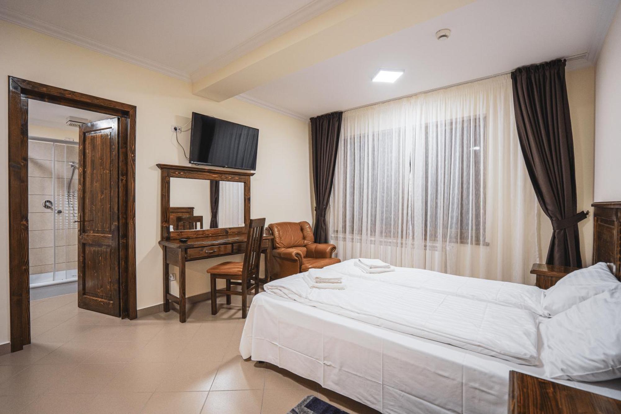 Hotel Rabbit Bran Moieciu de Jos Exterior photo